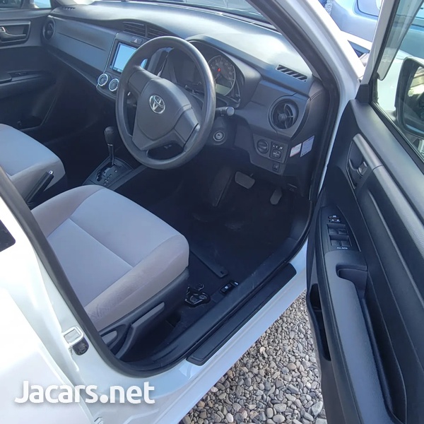 Toyota Axio 1,5L 2017-12