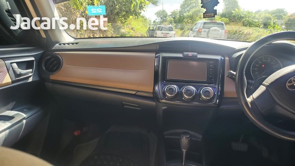Toyota Axio 1,5L 2015-10