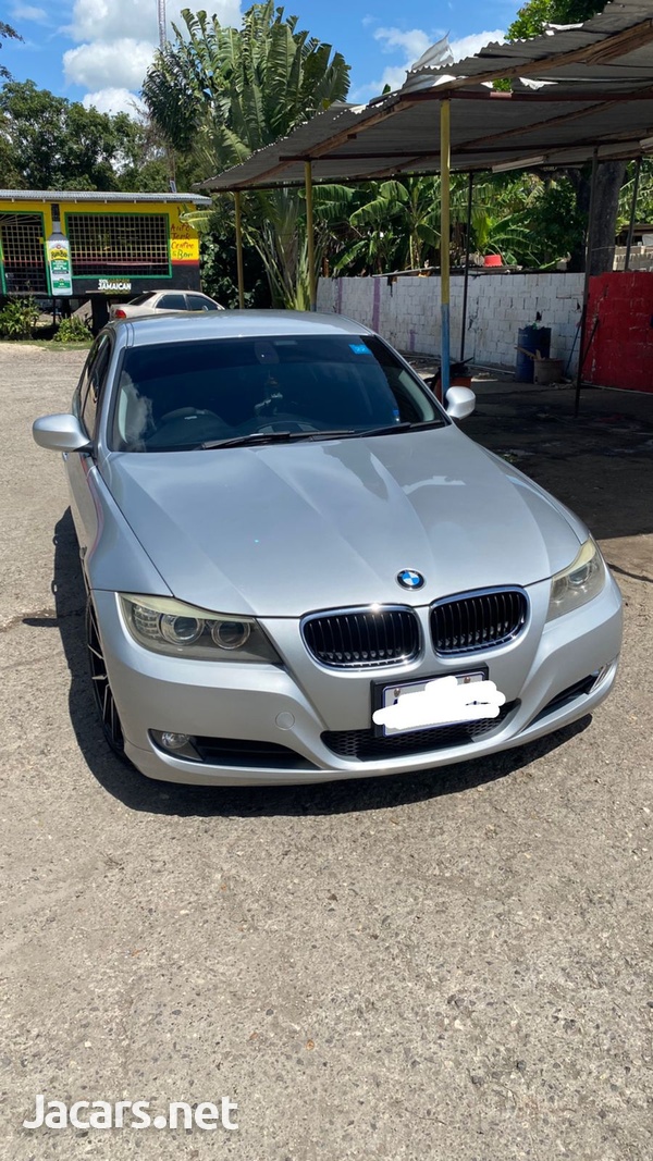 BMW 3-Series 1,9L 2010-1