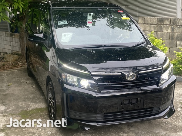 2014 Toyota Voxy-7