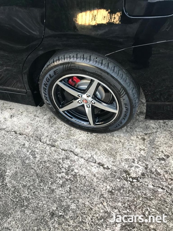 Toyota Wish 2,0L 2013-2