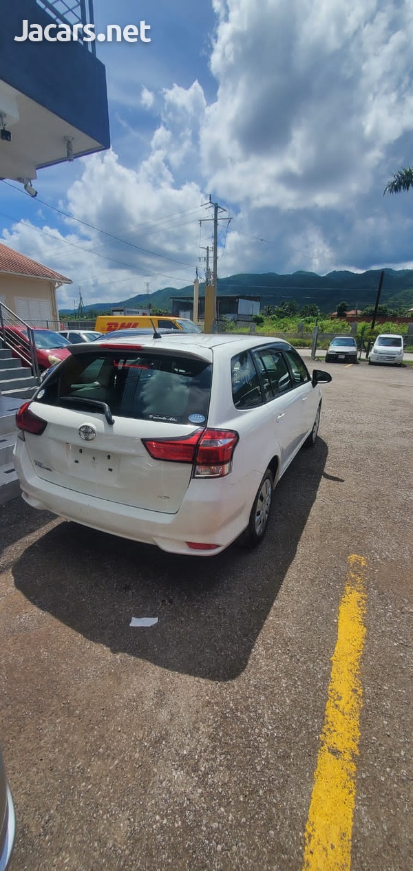 Toyota Fielder 1,5L 2017-8