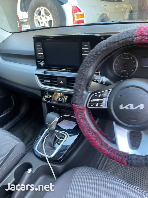 KIA Seltos 1,5L 2023-6