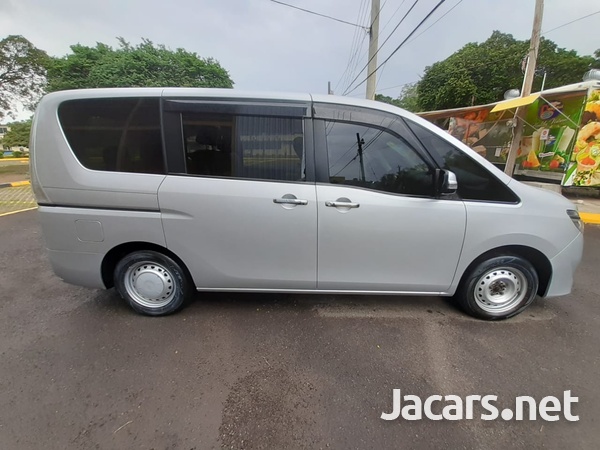 Nissan Serena 2,0L 2014-15