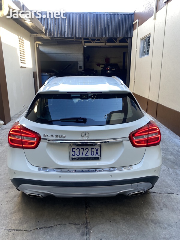 Mercedes-Benz GLA-Class 2,0L 2015-6