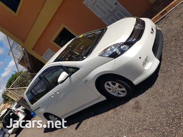 Toyota Isis 1,8L 2014-3