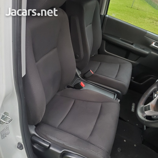 Honda Stepwgn Spada 2,0L 2013-8