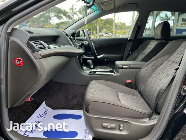 Toyota Crown 2,5L 2012-7