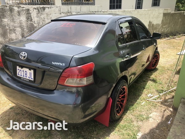 Toyota Yaris 1,3L 2013-12