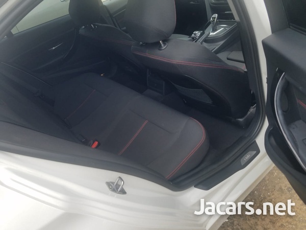 BMW 3-Series 2,0L 2013-5