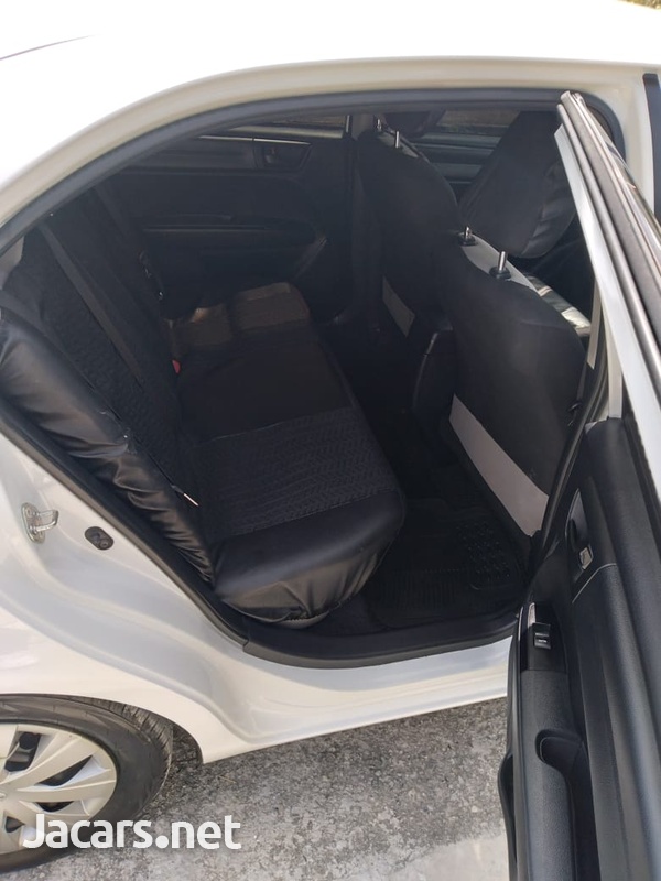 Toyota Axio 1,5L 2015-5