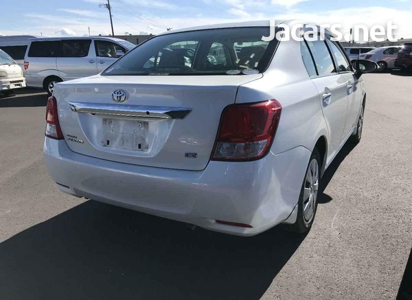 Toyota Axio 1,5L 2013-8