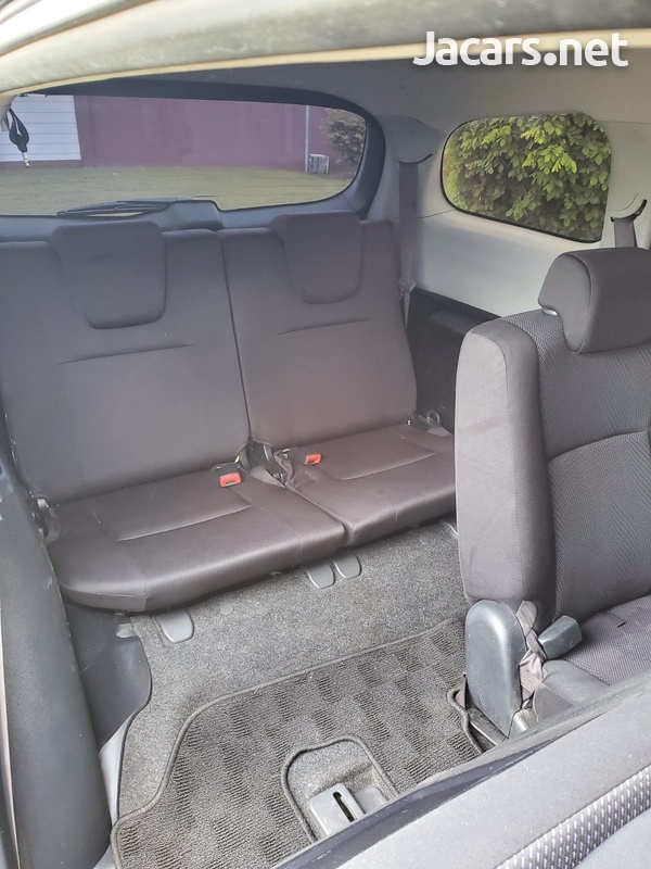 Toyota Wish 1,8L 2014-3
