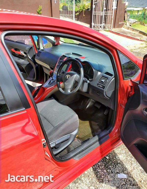Toyota AURIS 1,5L 2008-4