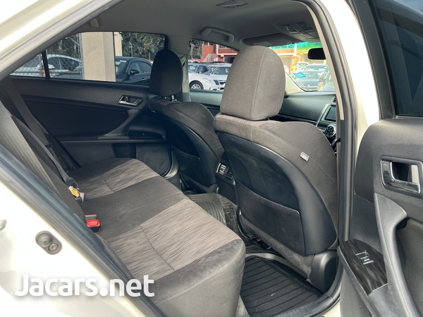 Toyota Mark X 2,5L 2010-9