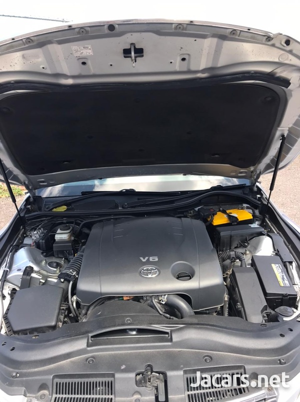 Toyota Mark X 2,5L 2012-4