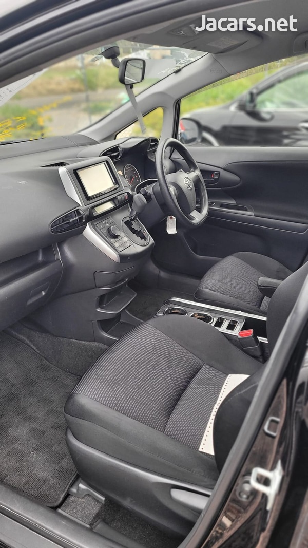 Toyota Wish 1,8L 2013-7