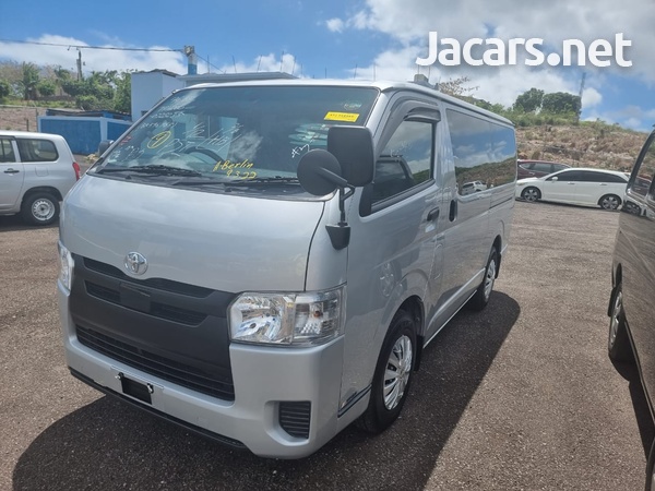 Toyota Hiace 2,0L 2015-3