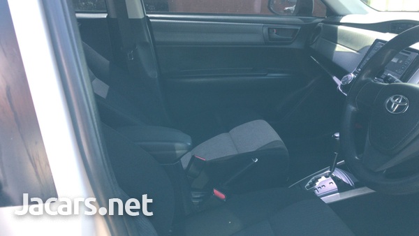 Toyota Fielder 1,8L 2013-7