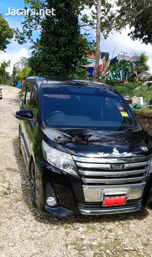 Toyota Noah 2,0L 2014-11