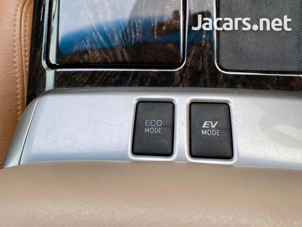 Toyota Vellfire 2,5L 2015-4