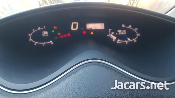 Nissan Serena 2,0L 2012-3