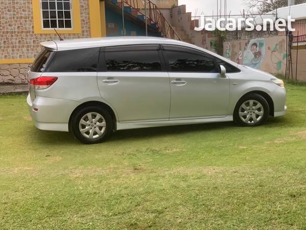 Toyota Wish 1,8L 2012-6