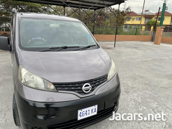 NISSAN NV 200-5