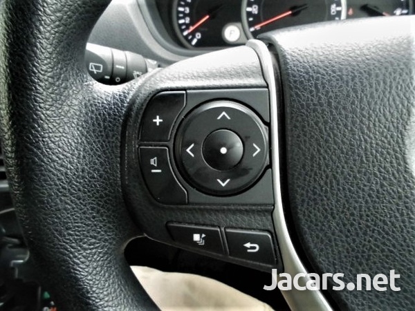 Toyota Voxy 2,0L 2016-16