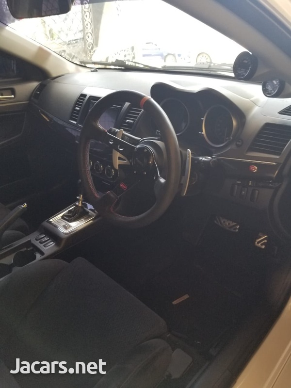 Mitsubishi Lancer Evolution 2,0L 2011-5