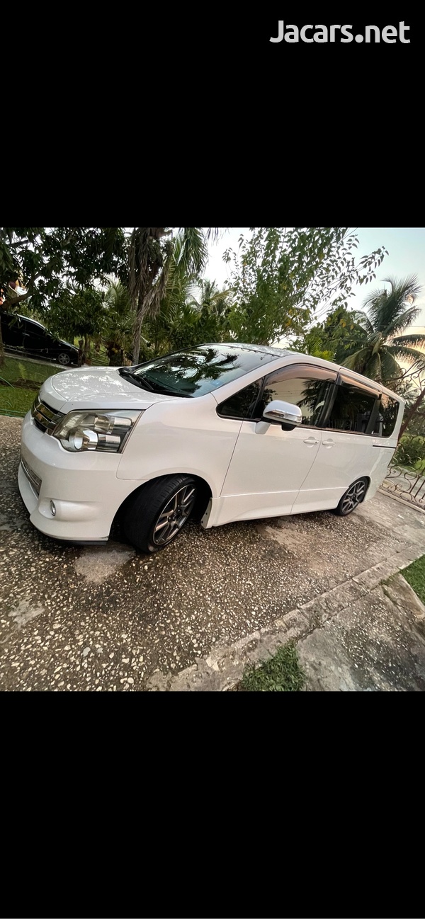 Toyota Noah 1,9L 2013-3