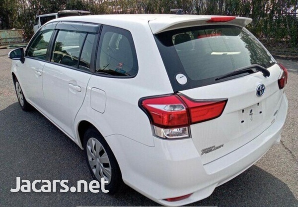 Toyota Fielder 1,5L 2017-3