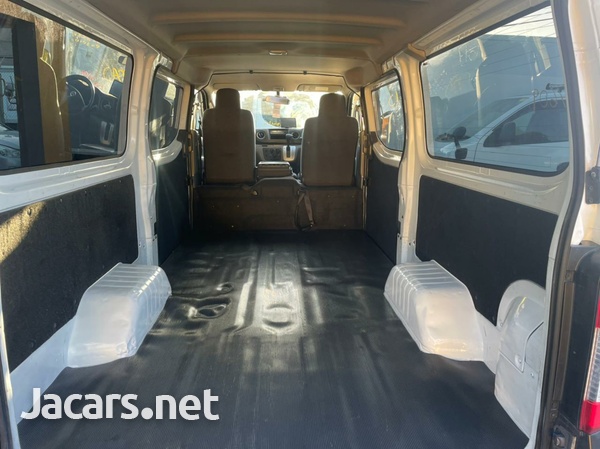 2014 Nissan caravan-6