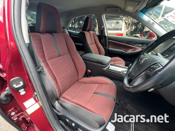 Toyota Crown 2,5L 2013-6