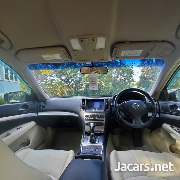 Nissan Skyline 2,5L 2013-8