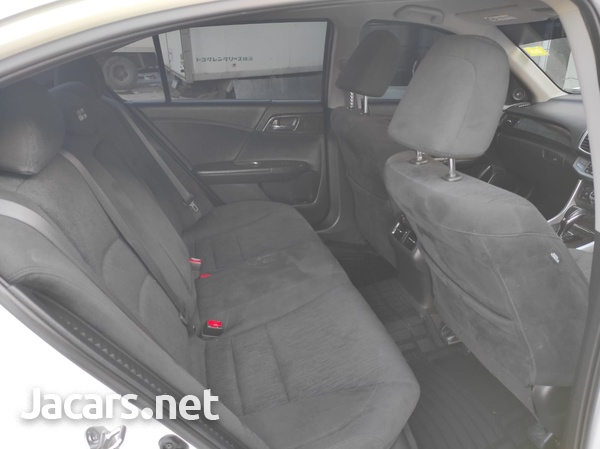 Honda Accord 2,0L 2015-6