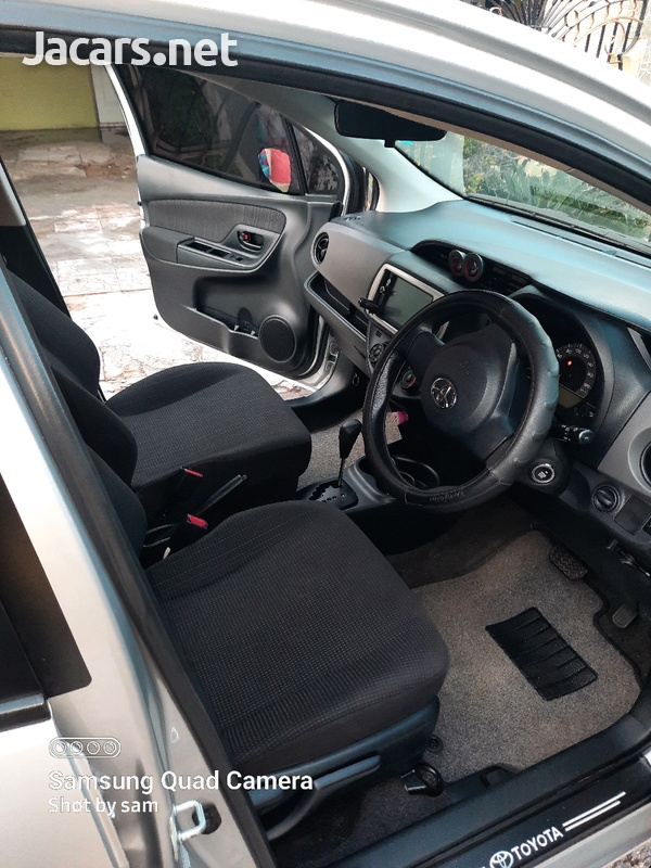 Toyota Vitz 1,0L 2015-11