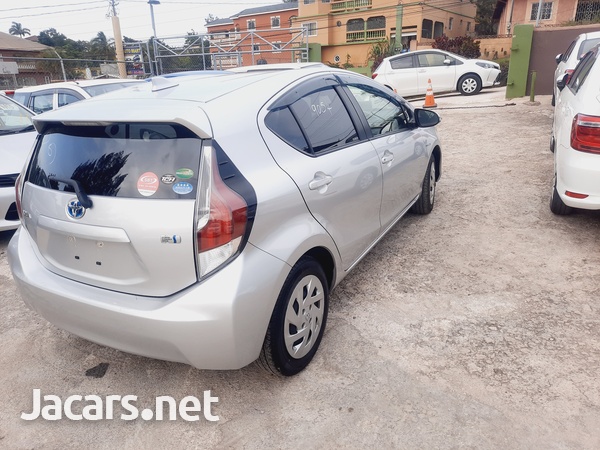 Toyota Aqua 1,5L 2017-5