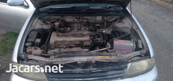 Nissan Bluebird 2,0L 1995-5