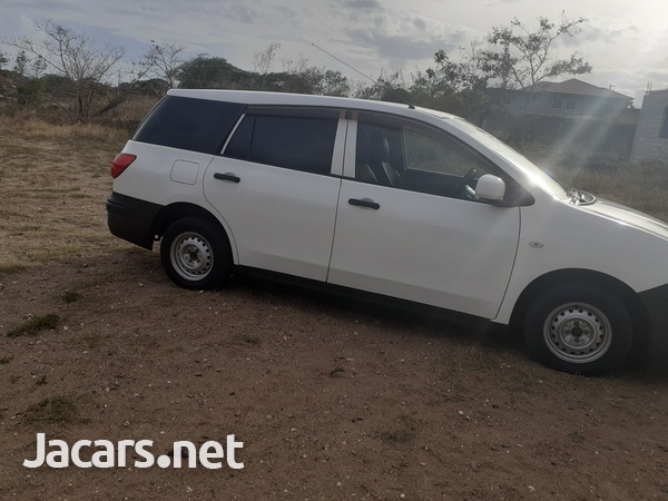 Nissan AD Wagon 1,5L 2014-3