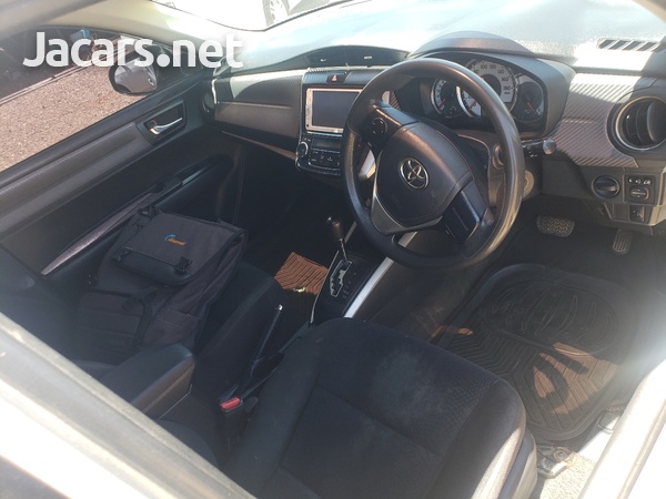 Toyota Fielder 1,5L 2014-7