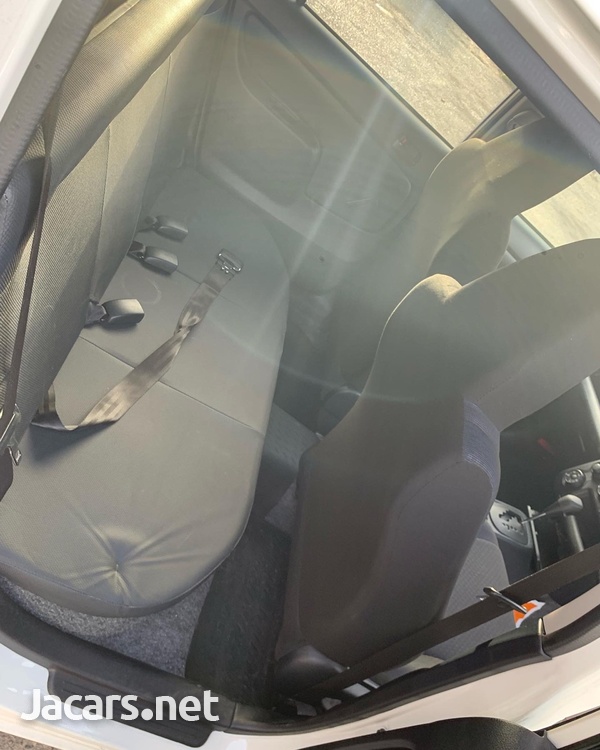 Toyota Probox 1,3L 2017-8