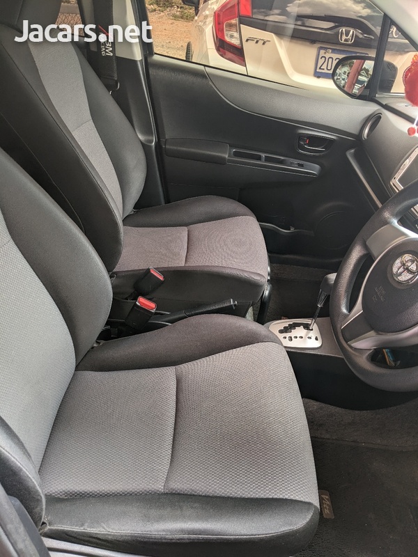 Toyota Vitz 1,0L 2014-9