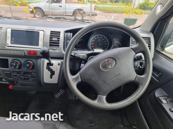 Toyota Hiace 2,0L 2014-6