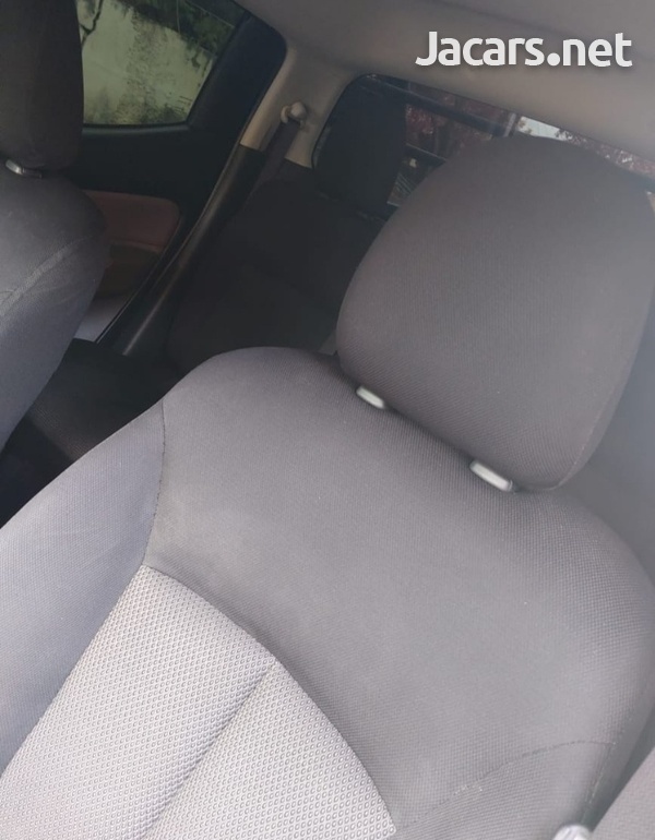 Mitsubishi L200 2,4L 2018-12