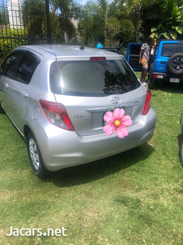Toyota Vitz 1,3L 2014-5