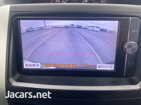 Toyota Voxy 2,0L 2012-5