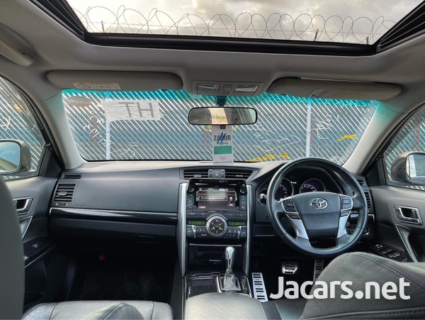 Toyota Mark X 2,5L 2013-8