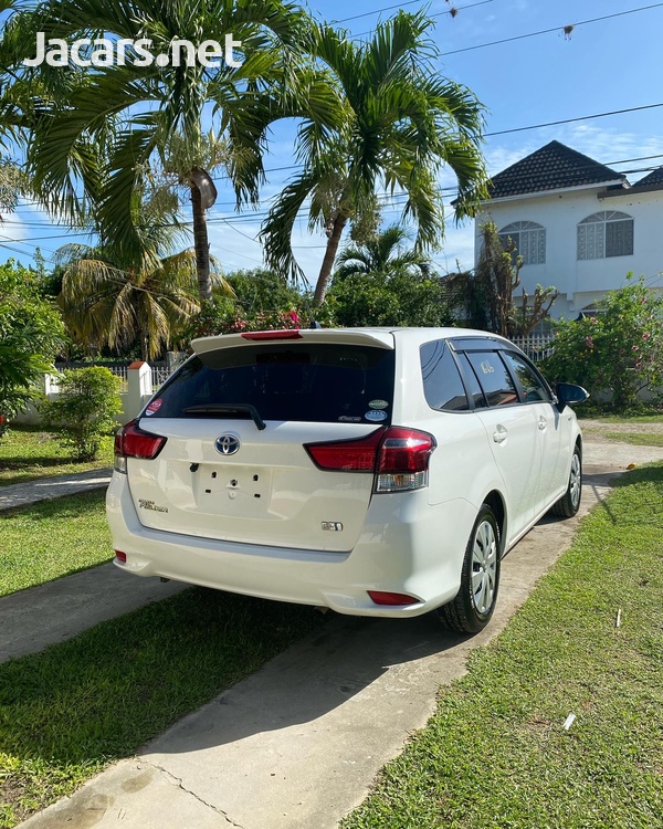 Toyota Fielder 1,5L 2016-3