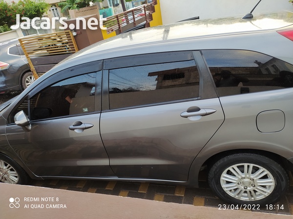 Honda Stream 1,8L 2010-5